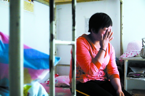 提起兒子的事，她忍不住落淚