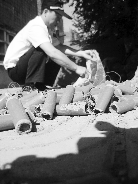 這半袋子墜子炮，多虧被及時發(fā)現(xiàn)