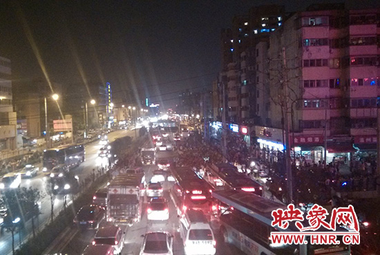 8月7日晚21點(diǎn)5分，道路終于恢復(fù)通行