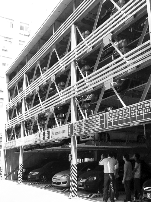 　鄭州新建的28座立體車庫(kù)，多數(shù)沒(méi)有規(guī)劃許可證