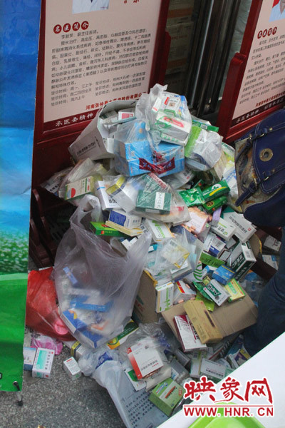 兌換點負責人表示，一整天兌換的過期藥有這樣的七八倍