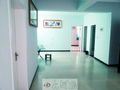 入住的居民說,這套廉租房面積超過100平方米。