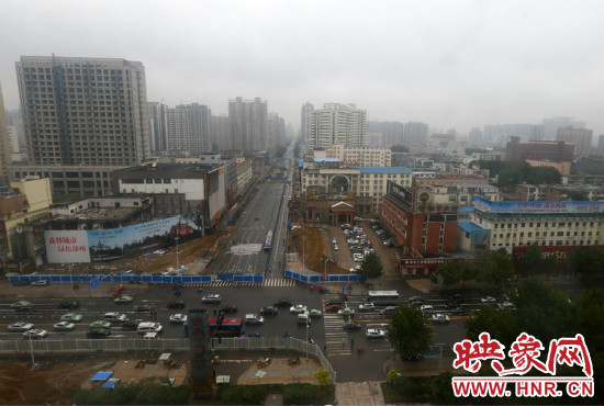 經(jīng)三路下穿金水路隧道工程已經(jīng)開始封閉施工。