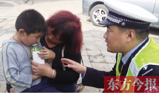 昨日，5歲的男孩獲救后，向民警講述被拐經(jīng)過。