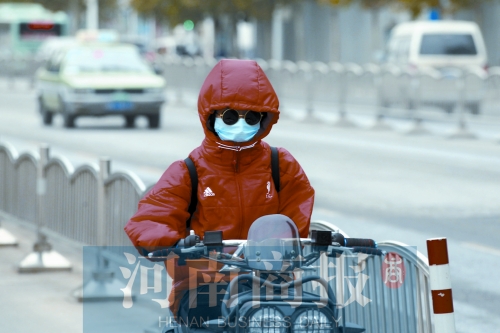 全副武裝，抵抗寒風(fēng)