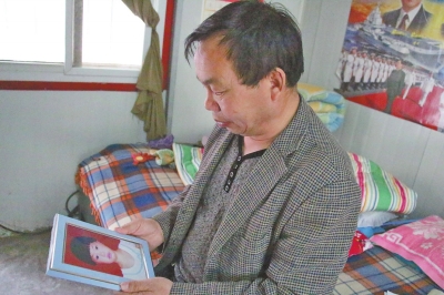 每次想起自己3歲小孫女的無辜離世，老高都深深地悔恨自己交友不慎