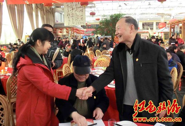 各地舉行毛澤東誕辰119周年紀(jì)念活動 各地舉行毛澤東誕辰119周年紀(jì)念活動