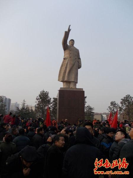 各地舉行毛澤東誕辰119周年紀(jì)念活動 各地舉行毛澤東誕辰119周年紀(jì)念活動