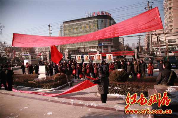 各地舉行毛澤東誕辰119周年紀(jì)念活動 各地舉行毛澤東誕辰119周年紀(jì)念活動