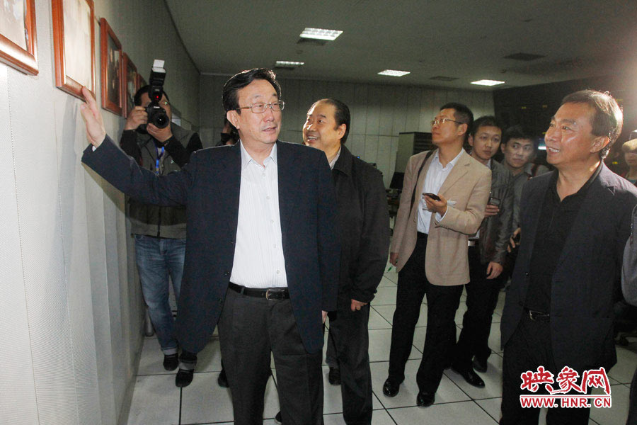 河南省委書記、省人大常委會(huì)主任郭庚茂視察河南人民廣播電臺(tái) 映象網(wǎng)記者邵恰 段晉哲/攝