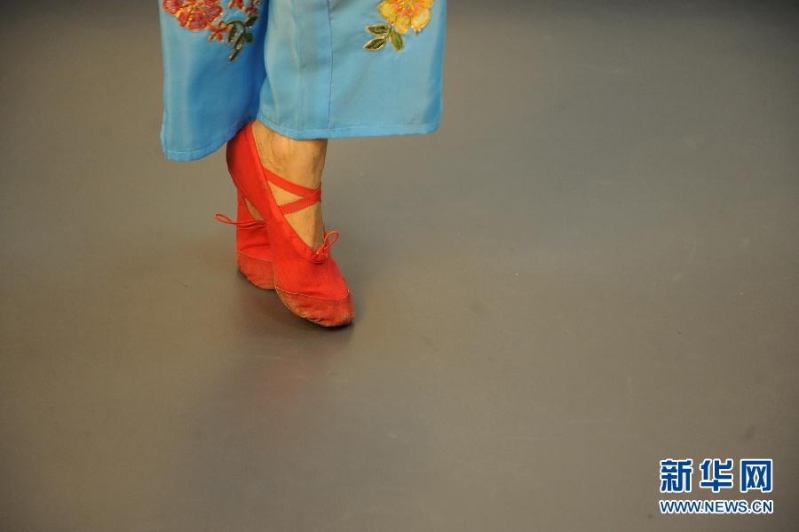 （圖片故事）（5）六旬老太舞動(dòng)足尖上的夢