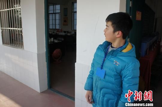 對于幾年如一日照顧他的同學余興泉，14歲的左臣心里充滿了感激。 李俊杰 攝