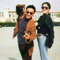 張國(guó)榮鞏俐張豐毅舊照