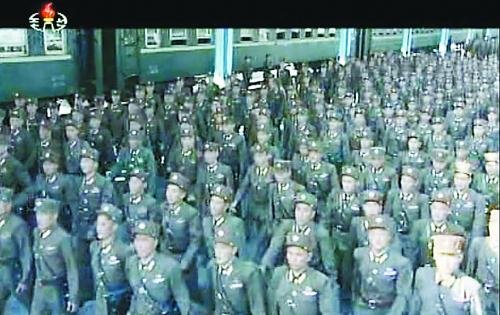 約2萬(wàn)名朝鮮朝鮮人民軍基層軍官近日陸續(xù)抵達(dá)平壤，準(zhǔn)備出席軍方大會(huì)。
