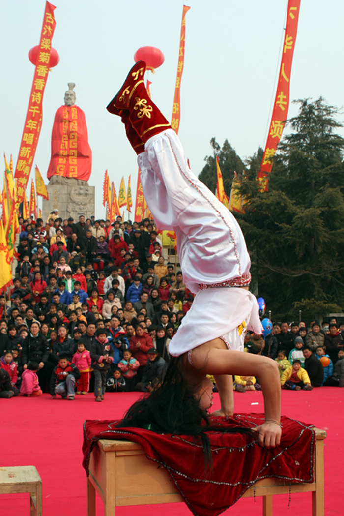 　　超強(qiáng)的演出陣容,超強(qiáng)的娛樂(lè)產(chǎn)品組合。