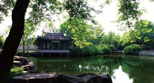 　　江南如珠璣般分布著許多私家園林。