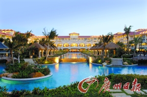 溫泉酒店全景氣派輝煌。