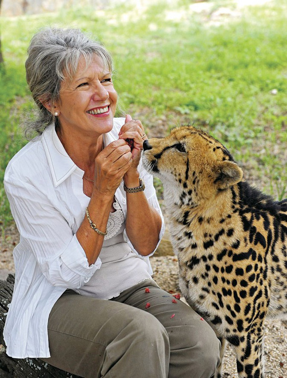 　　自然保護區(qū)、瀕危動物 中心、奢華營地酒店,無一不是Lente女士熱愛動物和大自然的杰作