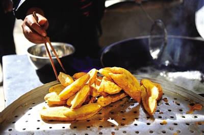 陜北特色小吃黃炸糕。