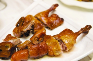 茶餐廳里的經(jīng)典味道 燒味碟頭飯 茶餐廳里的經(jīng)典味道 燒味碟頭飯