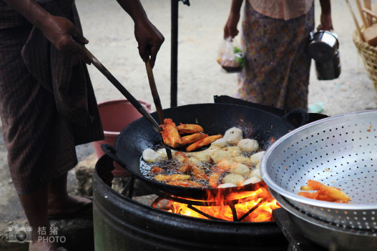 緬甸，繽紛的街邊平民小吃