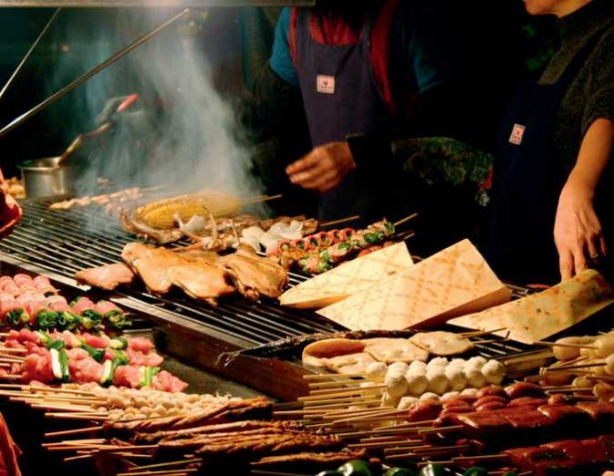 廟不離市、市不離廟的臺灣小吃