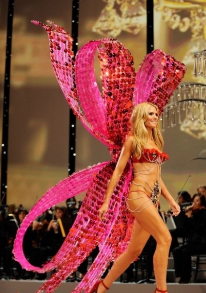 誰能有幸約會(huì)天使？維秘超模們的男星后宮團(tuán)