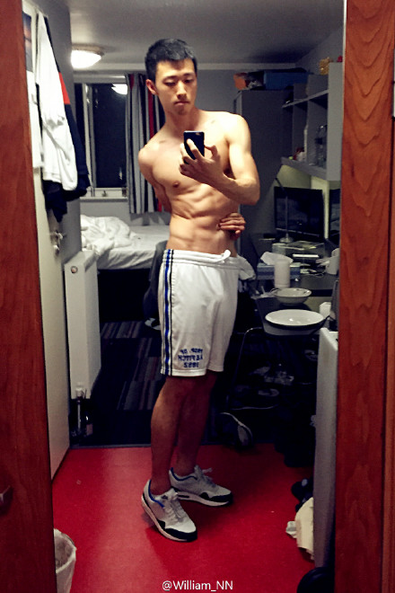 這么性感，你女朋友造？