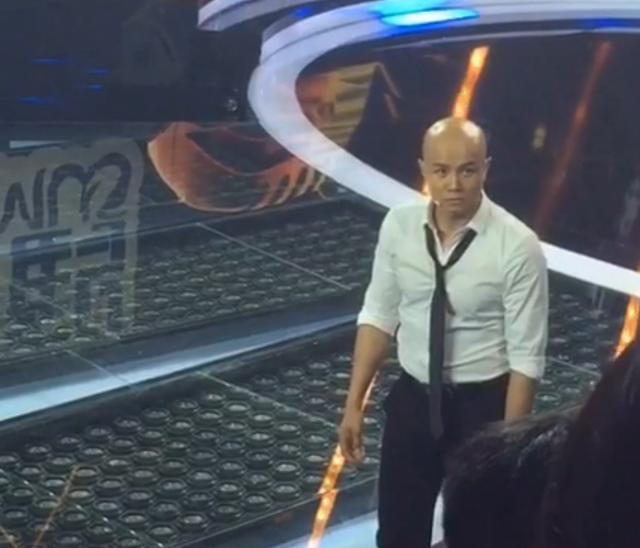 樂(lè)嘉回應(yīng)錄節(jié)目耍酒瘋 稱“問(wèn)心無(wú)愧”