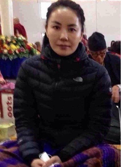 網(wǎng)友曝王菲現(xiàn)身泰國參加禪修班。