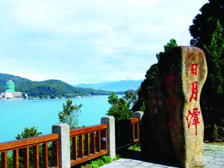 臺灣游專家3月29日、4月21日連續(xù)開行游臺灣送香港夕陽紅專列，組織近2000位爸媽走進寶島臺灣，圓