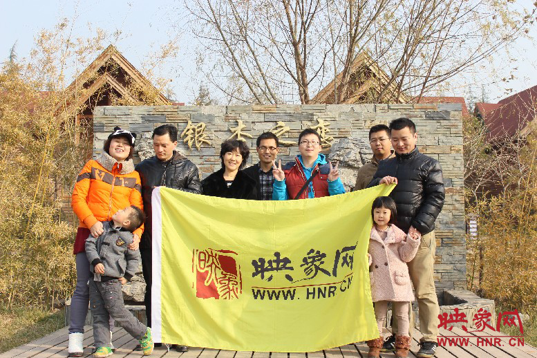 來(lái)張小合影，好多朋友都在其他地方玩，已經(jīng)嗨的叫不回來(lái)……