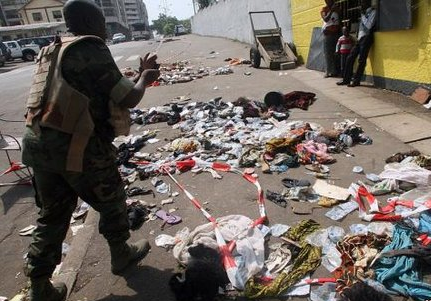 　當(dāng)?shù)貢r間2013年1月1日，科特迪瓦阿比讓市舉行慶祝新年的煙火表演時發(fā)生了嚴(yán)重的踩踏事故，造成至少