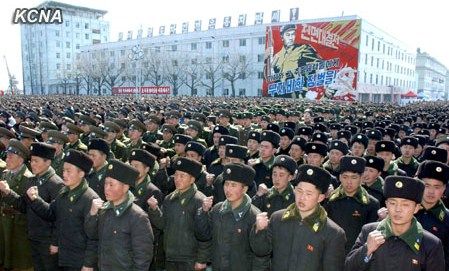 朝鮮黃海北道、咸鏡南道和南浦市11日舉行軍民大會，支持朝鮮人民軍最高司令部發(fā)言人聲明。