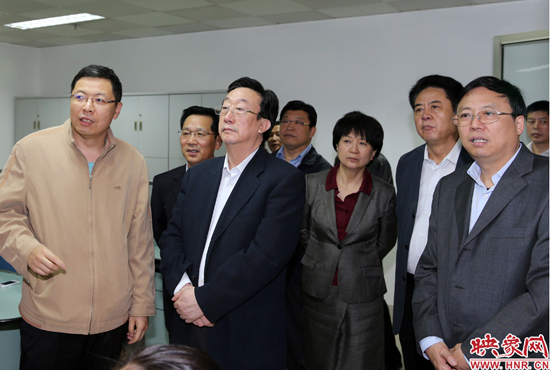 5月9日上午11點(diǎn)10分，河南省委書記郭庚茂一行來到映象網(wǎng)視察。映象網(wǎng)記者 邵恰 段晉哲攝