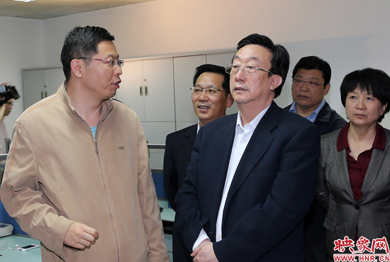 5月9日上午11點(diǎn)10分，河南省委書記郭庚茂一行來到映象網(wǎng)視察。映象網(wǎng)記者 邵恰 段晉哲攝
