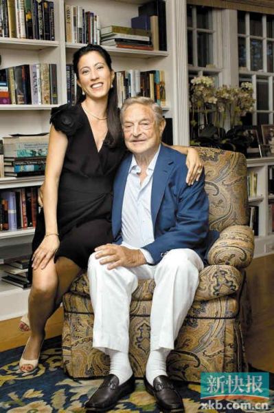 索羅斯及其未婚妻多美子。