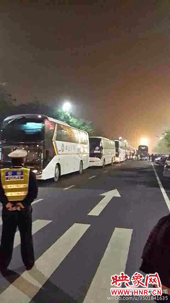 11月1日深夜，鄭州鄭東新區(qū)夜總會(huì)“皇家一號(hào)”被查處。網(wǎng)友供圖