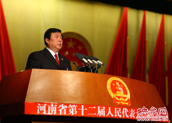 省人民檢察院檢察長蔡寧向大會作工作報告。