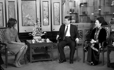 昨晚，國家主席習近平和夫人彭麗媛在北京釣魚臺國賓館會見美國總統(tǒng)奧巴馬夫人米歇爾。