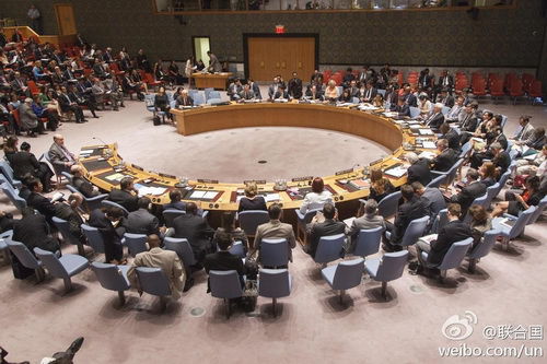 北京時(shí)間22日凌晨,聯(lián)合國(guó)安理會(huì)就澳大利亞提交的一份有關(guān)馬航墜機(jī)事件的決議草案進(jìn)行表決。