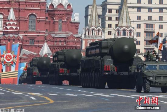 資料圖：2014年5月9日，俄羅斯舉行紀(jì)念衛(wèi)國戰(zhàn)爭勝利69周年的閱兵式，俄羅斯總統(tǒng)普京出席。