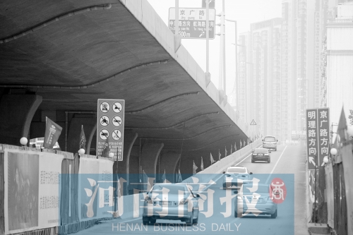 隴海路高架大學(xué)路南側(cè)西向東上橋匝道，后天就要封閉了