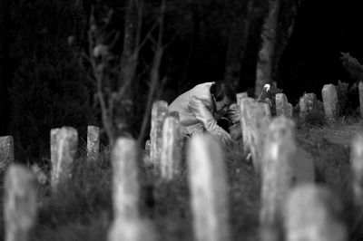 11月5日，祭奠者在騰沖遠征軍國殤墓園獻花。京華時報記者 潘之望 攝