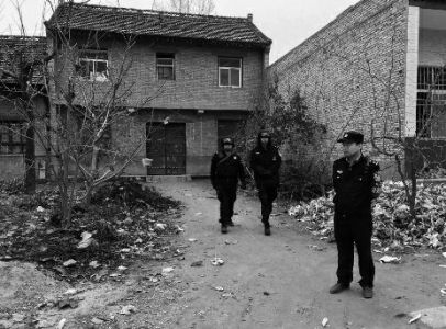 警方調(diào)集百余警力展開(kāi)拉網(wǎng)式搜捕