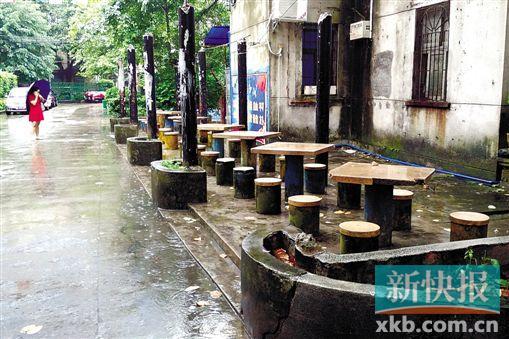 圖為發(fā)現(xiàn)棄嬰的石凳。 新快報(bào)記者 畢志毅/攝