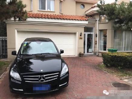 該外籍男子的車輛。（網(wǎng)友供圖）