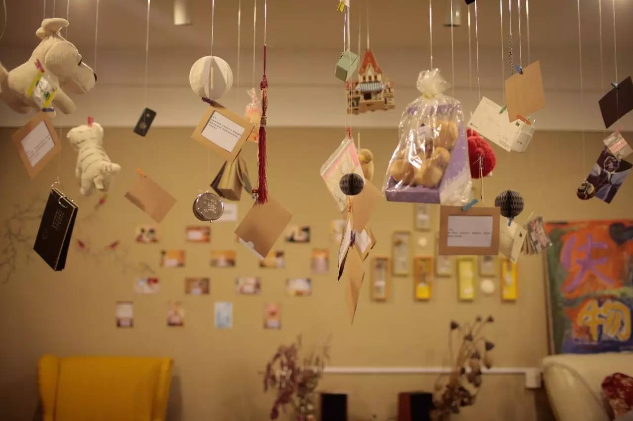 ▲失戀博物館里展示的失戀物品。