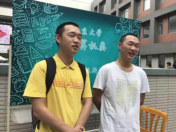 雙胞胎兄弟陳于勤、陳于思。