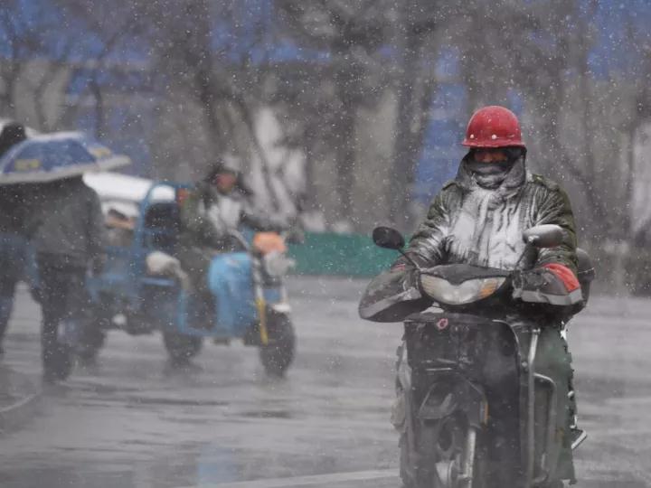 央視主播再現(xiàn)金句:我是偏東路徑冷空氣 挺想大家的 央視主播再現(xiàn)金句:我是偏東路徑冷空氣 挺想大家的